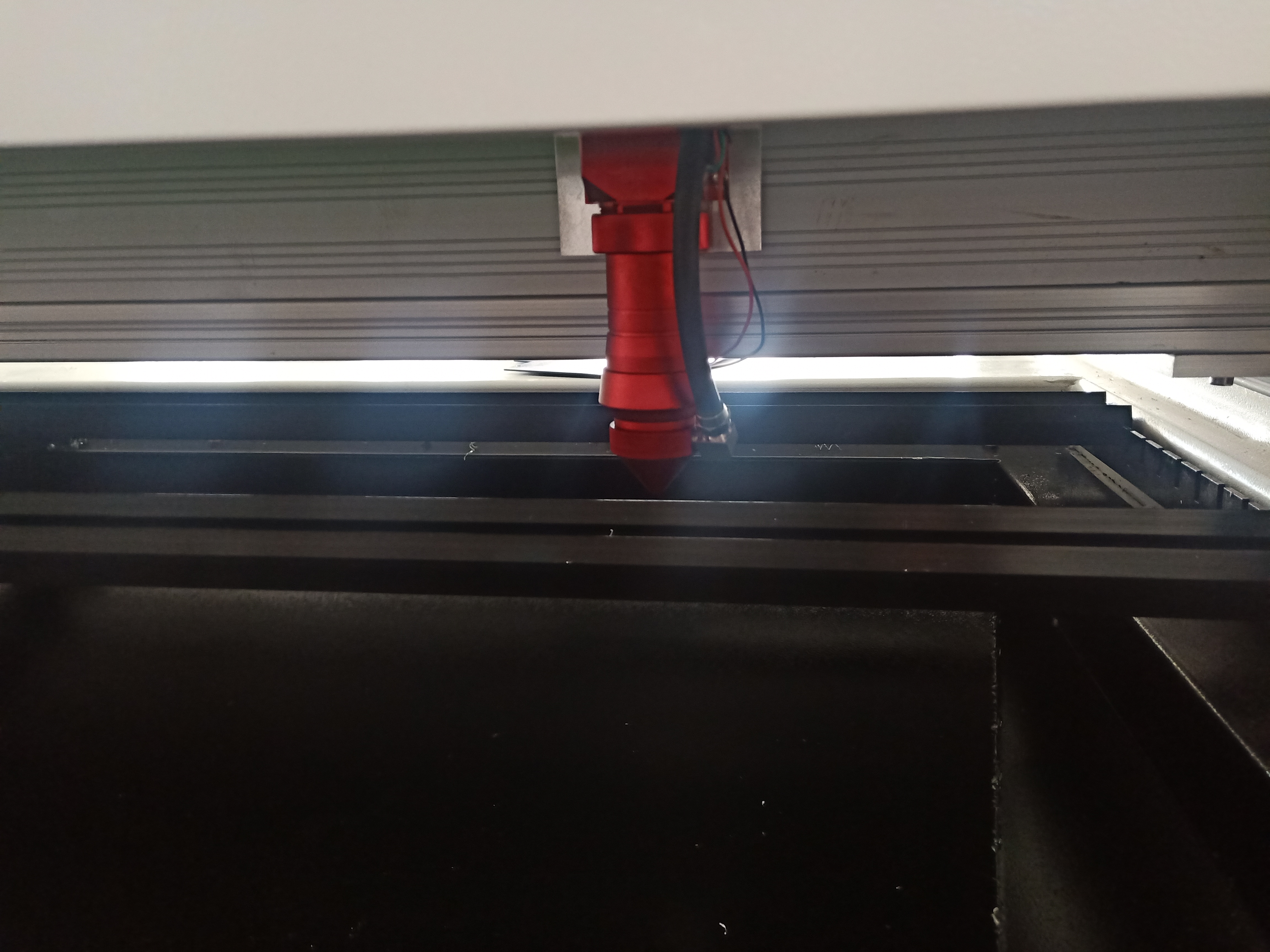 Pemasok Pabrik Co2 Laser Engraving Mesin Pemotong SCU1325
